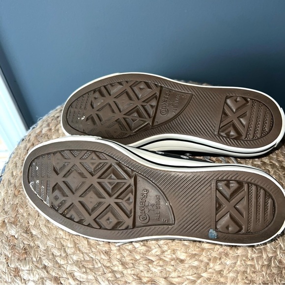 Converse All Star Leather Chuck Taylors - Picture 3 of 6